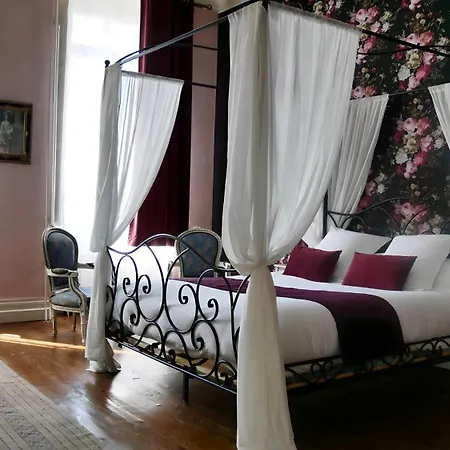 Chateau Pontet D'eyrans & Hotel