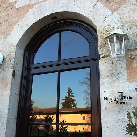 Hotel La Tour Perrier 3*