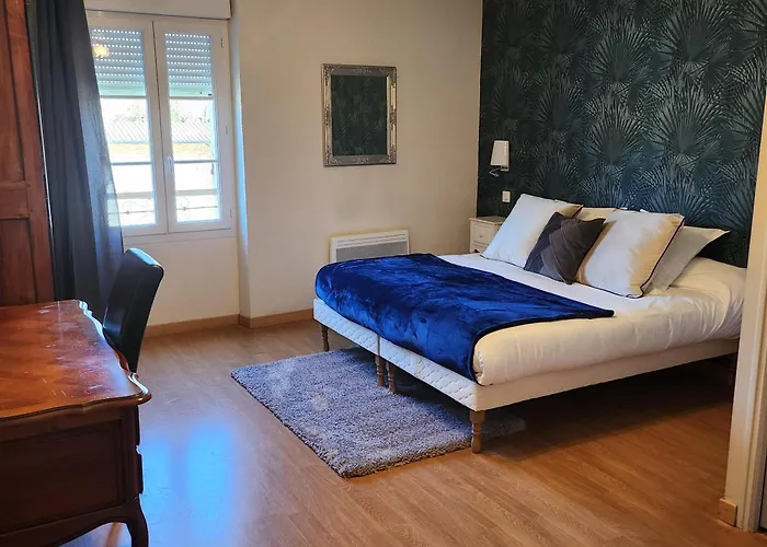 Chateau Pontet D'eyrans & Hotel 3*