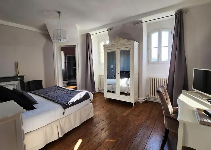 Chateau Pontet D'eyrans & Hotel 3*